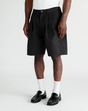 Load image into Gallery viewer, Wide Leg Pleated Bermuda Shorts - Black
